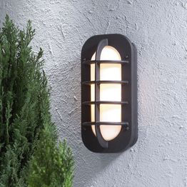 Seinävalaisin 514-752 Loke musta matta 190x360 mm pistorasialla