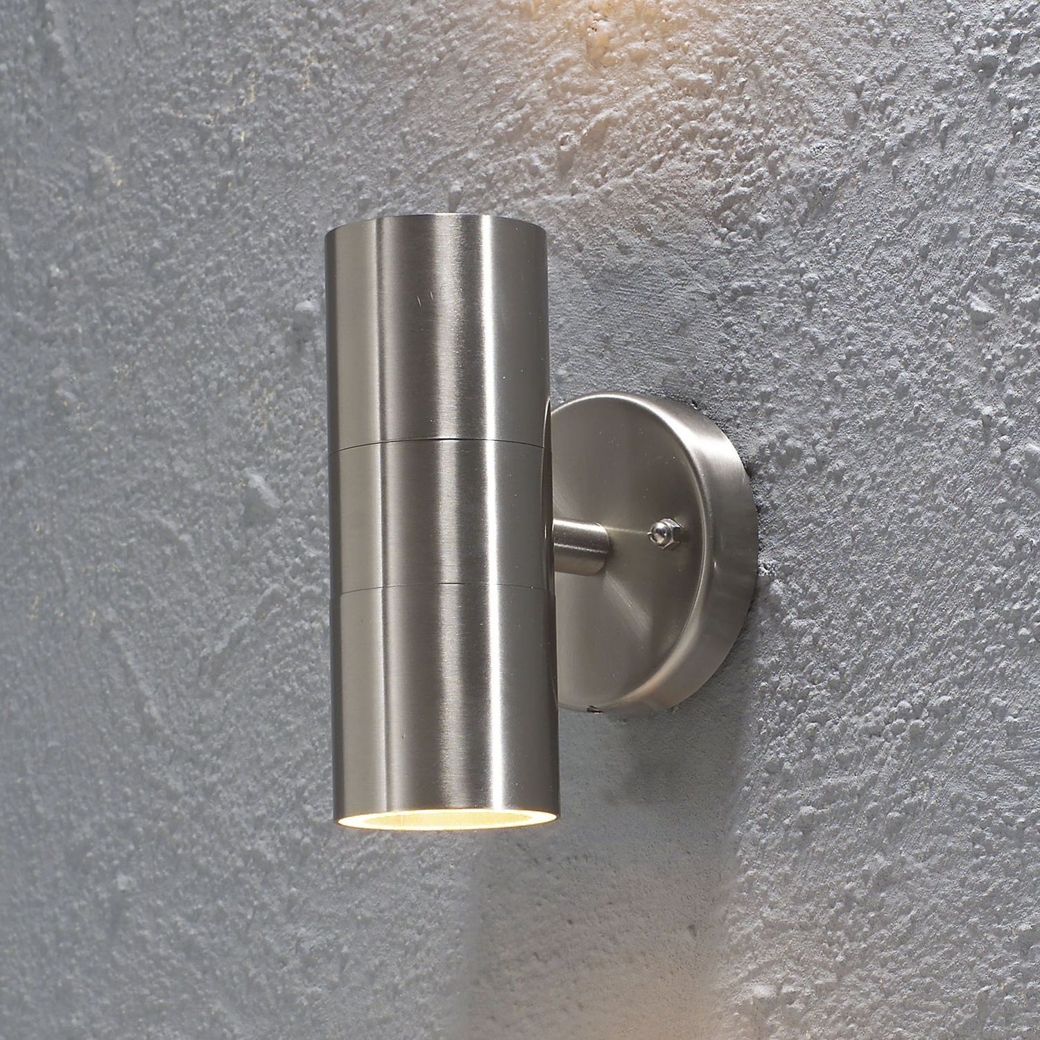 Seinävalaisin 7571-000 Modena ylös/alasvalo rosteri lähikuvassa