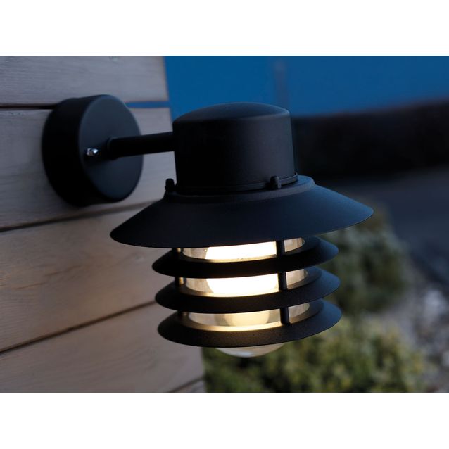 Seinävalaisin Vejers 220x250x230 mm alasuunta musta