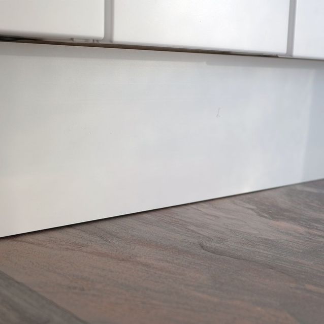 Sokkeli Ideal Keittiöt 2500x150x13mm vedenkestävä mattavalkoinen