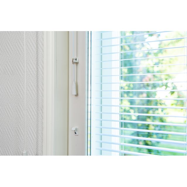 Sälekaihdin SOLAR välimalli MSE- ja MSK-ikkunoihin luonnonvalkoinen