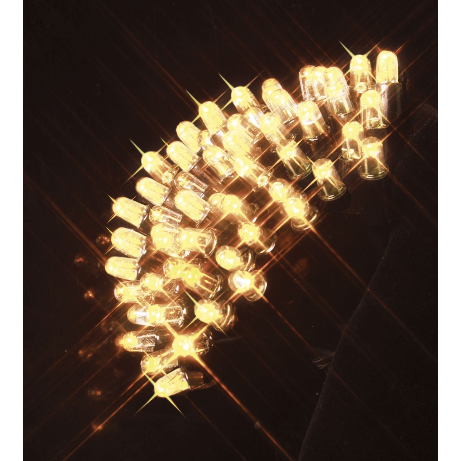 System LED -järjestelmän lämpimän valkoiset LED-valot lähikuvassa