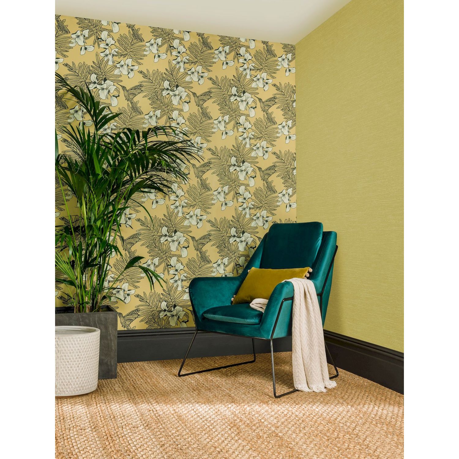  Hummingbird tapetti osana huoneen sisustusta