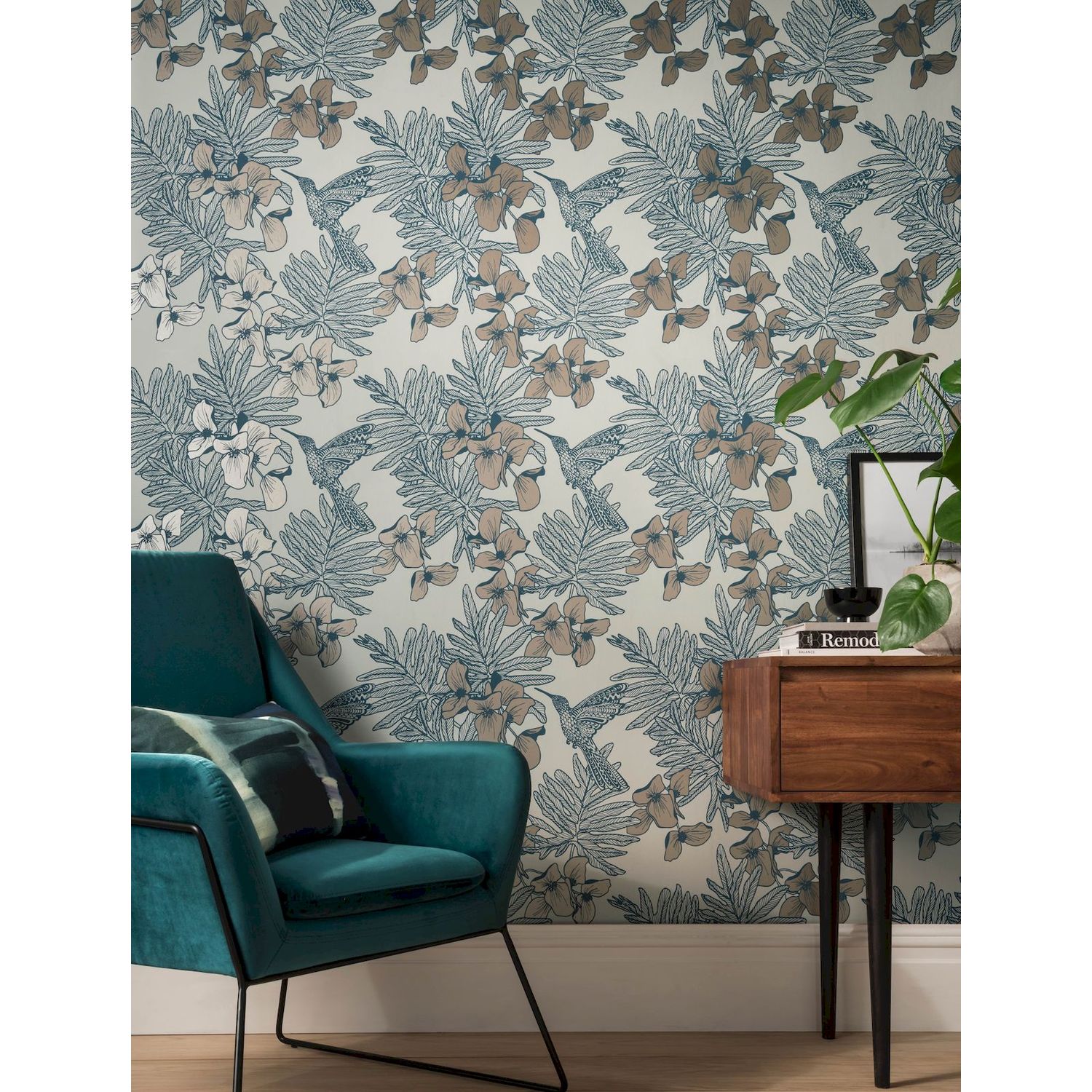  Hummingbird tapetti osana huoneen sisustusta