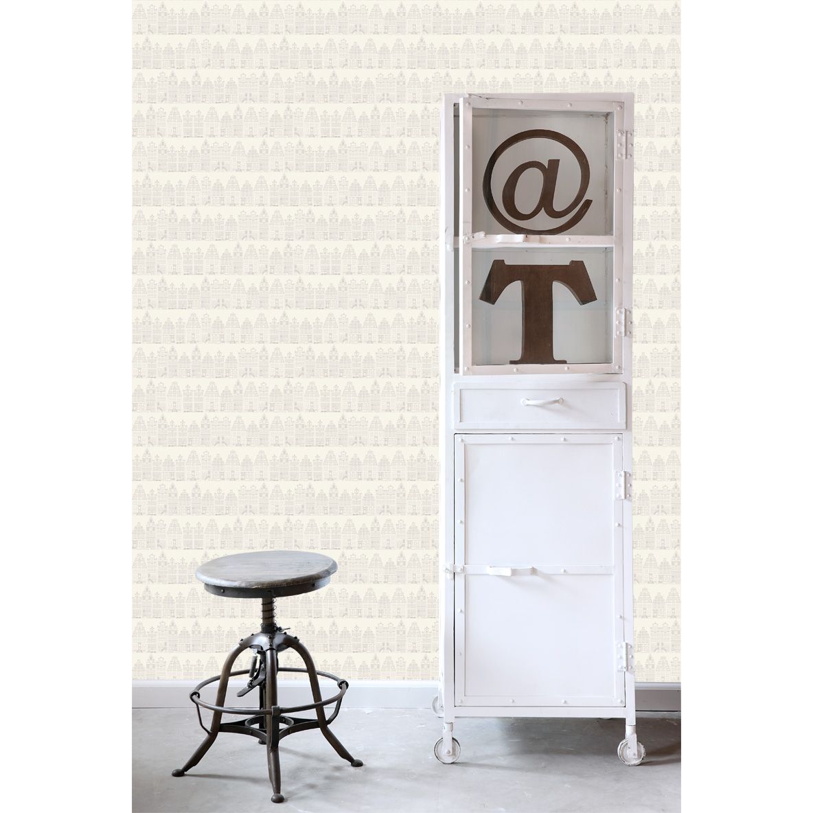 Tapetti Amsterdam Houses 137716 0,53x10,05 m hopea non-woven seinällä