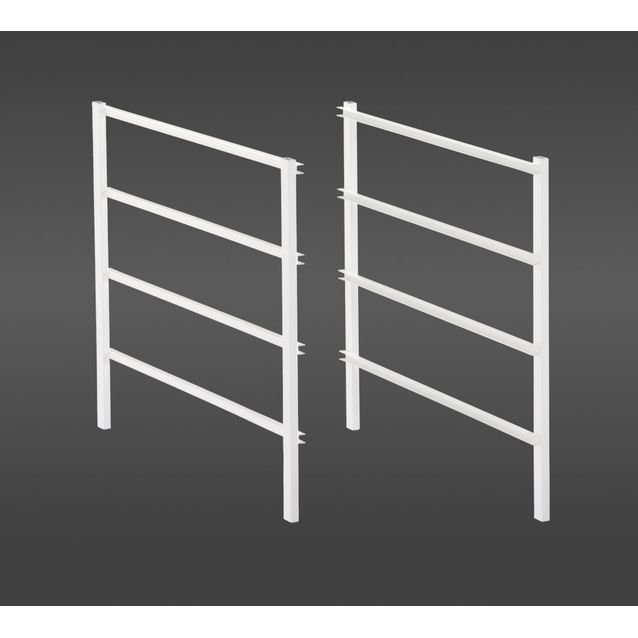 Valkoinen telinepääty neljällä liukukiskoparilla määrittelee telineen korkeuden ja syvyyden