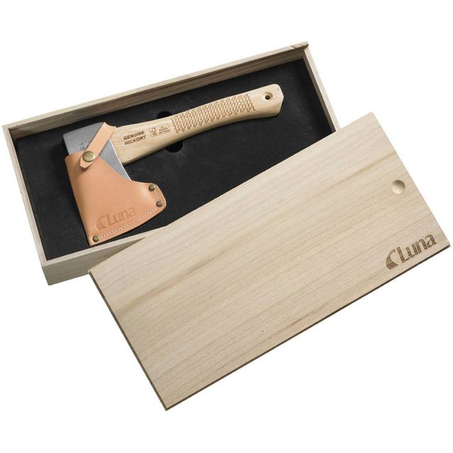 Retkikirves Luna Tools LUA, 680g, hickory-varrella, lahjalaatikossa
