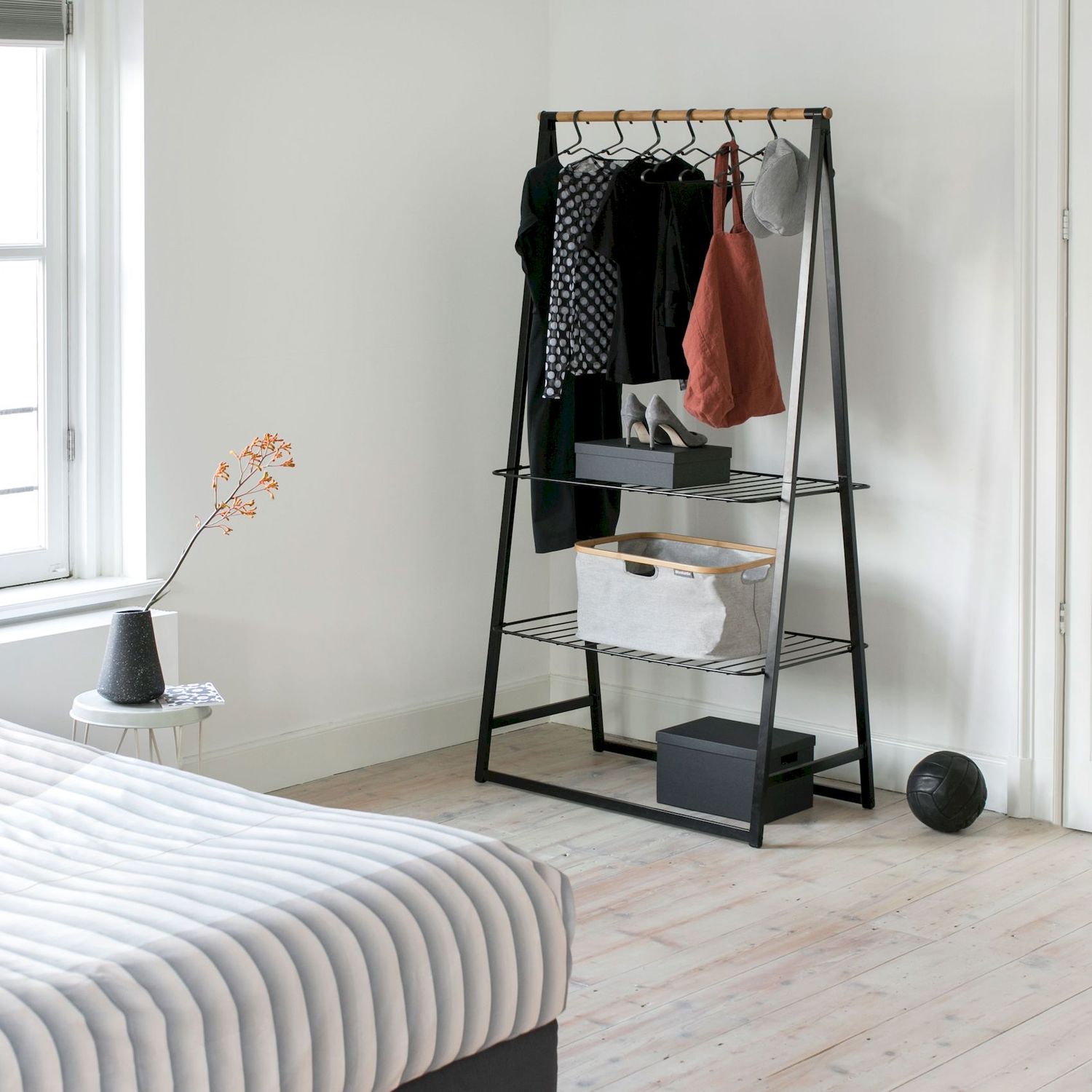 Vaateteline Brabantia Linn iso 190x99 cm musta