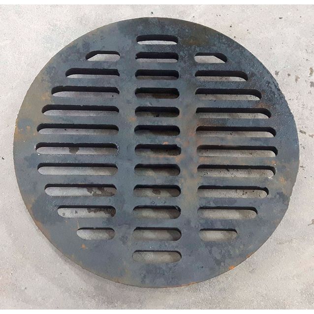 Valurautakansisto kelluvalla kehyksellä Urjalan Sementtivalimo ø600mm D400 sadevesiritilällä