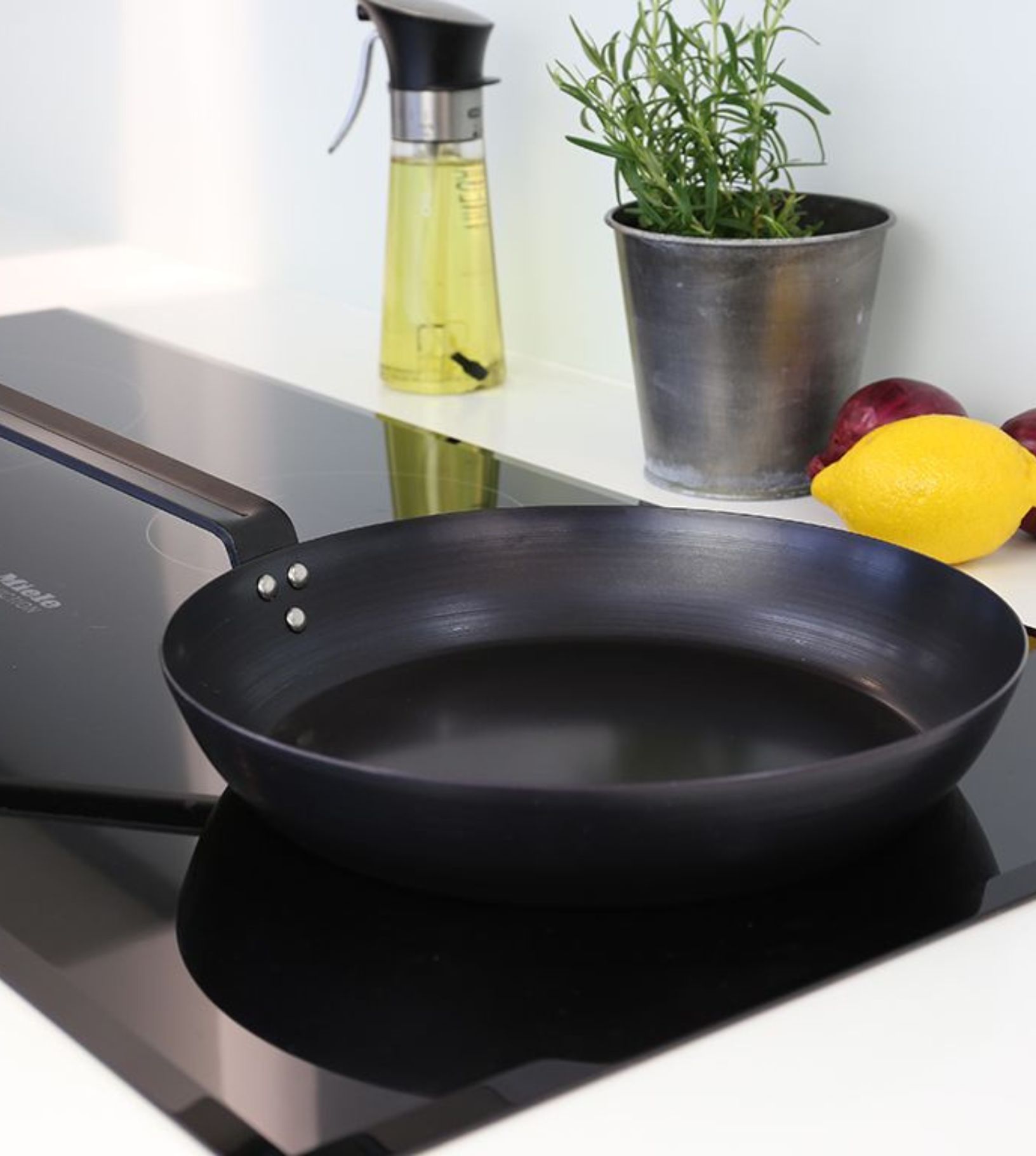 Hiiliteräspannu Opa Heavy Metal 24 cm joululahja