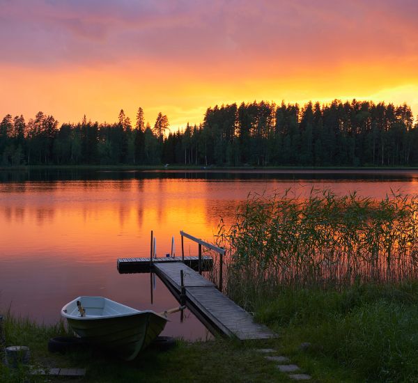 Rannan olosuhteet vaikuttavat laiturin suunnitteluun