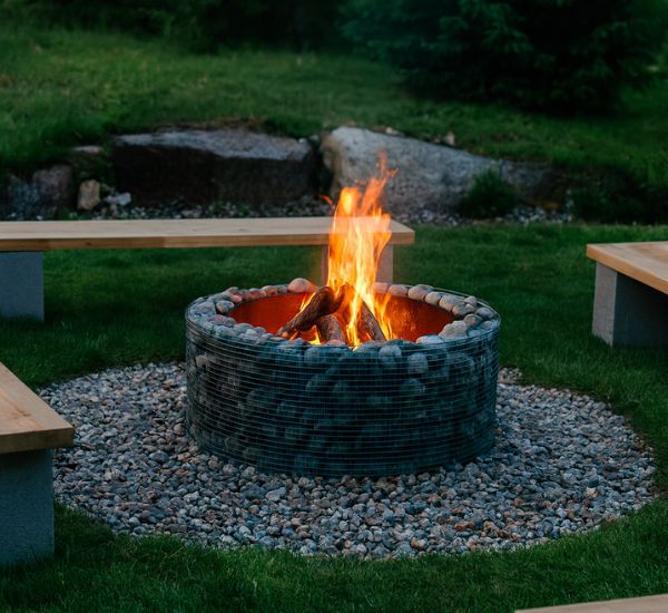 Nuotiopaikka Warma gabion-tulisija