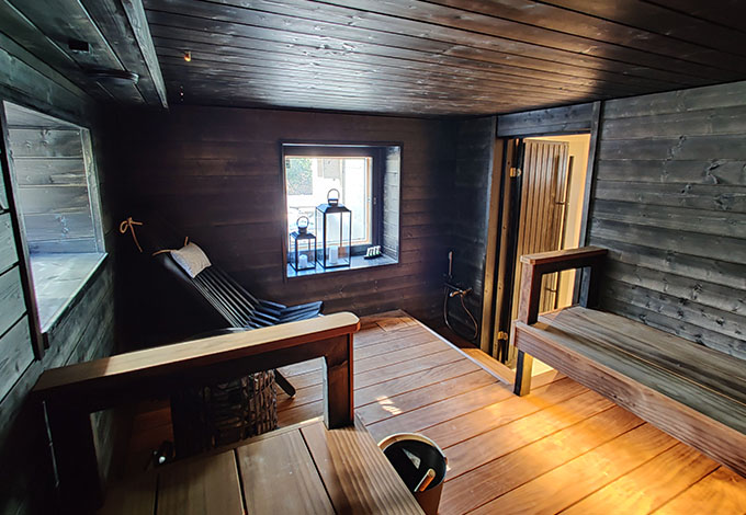 Aki Linnanahde - Valmis sauna