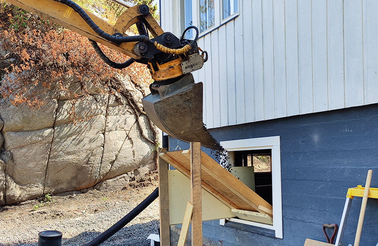 Akin rintamamiestalon kellarikaivuu ja salaojitus