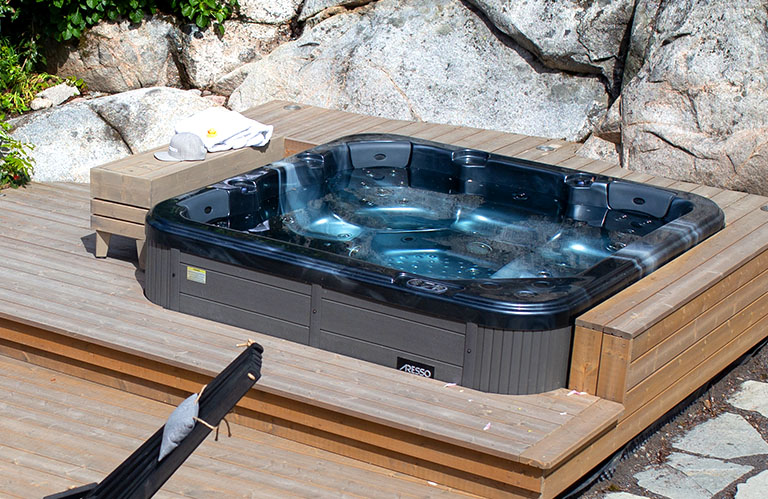 Ulkoporealtaan valinta, asennus ja käyttö